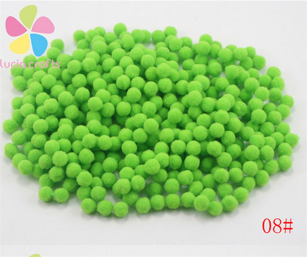 Kids DIY Pompom Balls