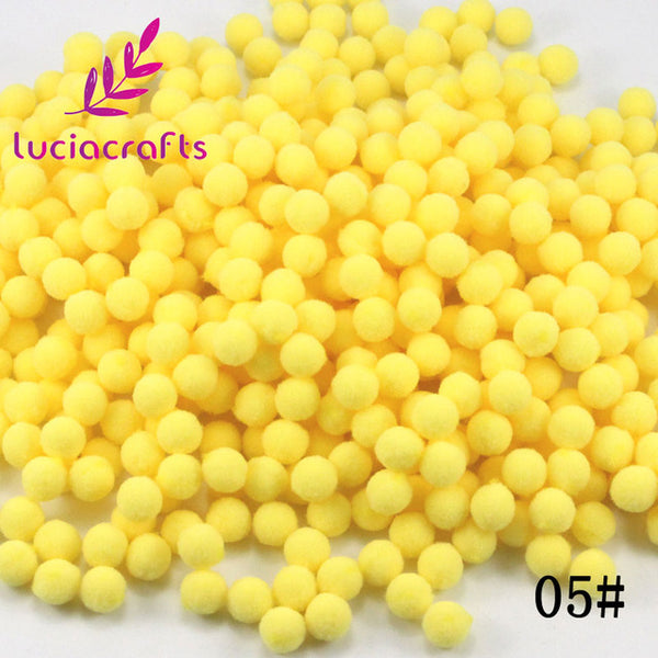 Kids DIY Pompom Balls