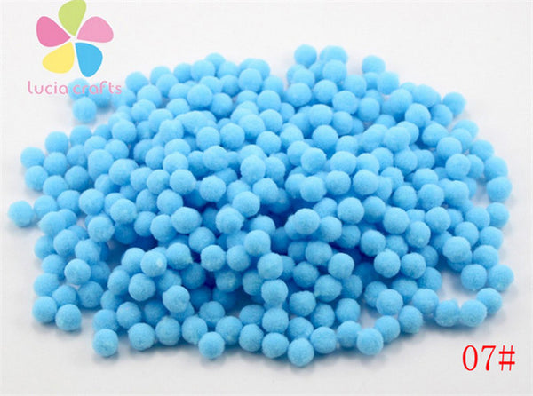 Kids DIY Pompom Balls