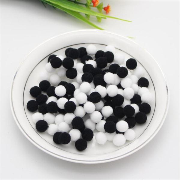 Kids DIY Pompom Balls