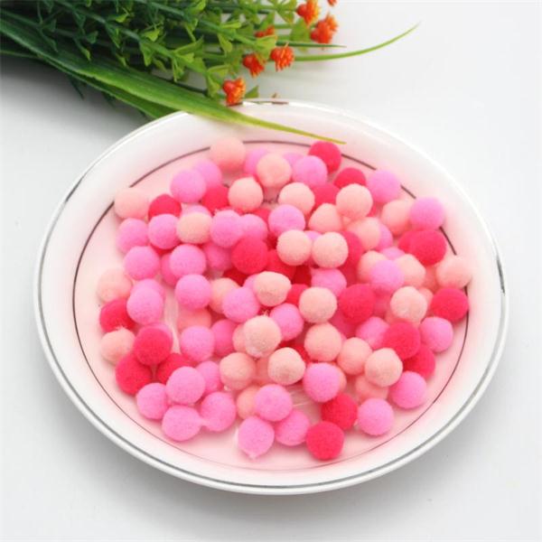 Kids DIY Pompom Balls